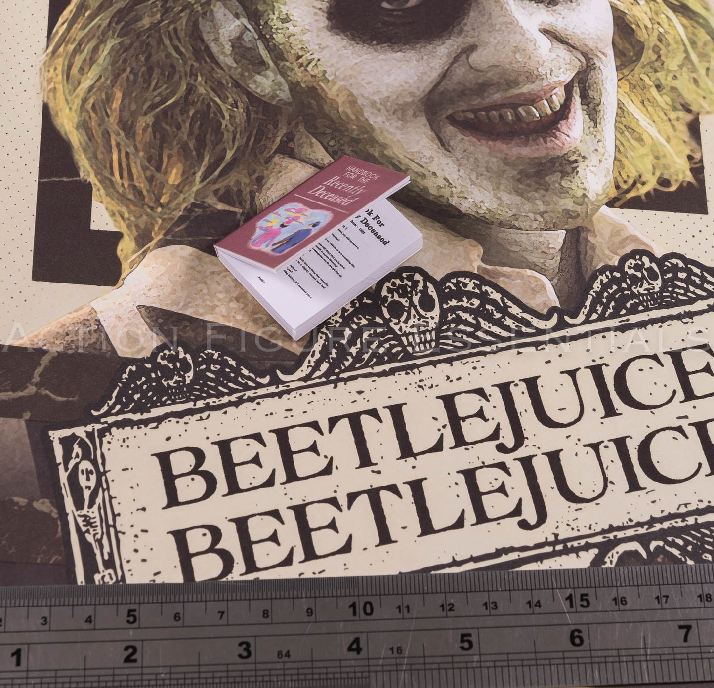Hot Toys MMS767 Beetlejuice Handbook for the Recently Deceased – 1/6 Scale