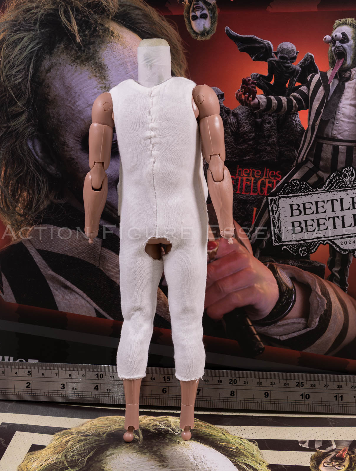 Hot Toys Beetlejuice MMS767 Body with Fat Suit & Neck Post Genuine 1/6 Scale