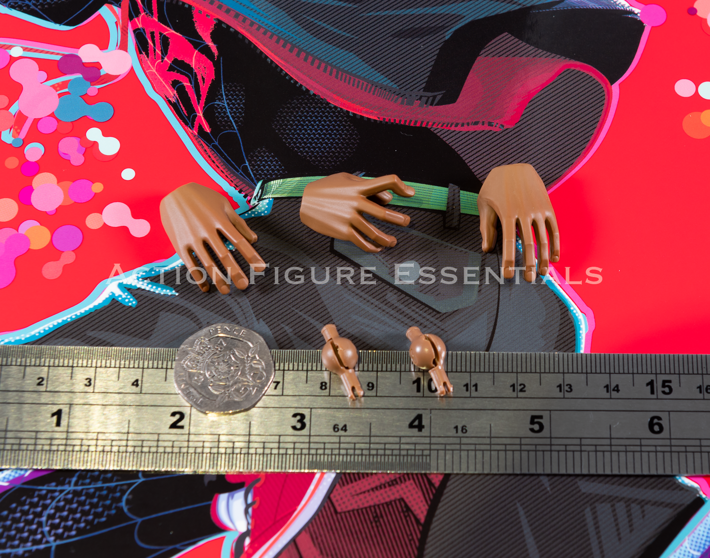 Hot Toys Miles Morales Hands & Spray Can Hand + Wrist Pegs Into The Spider-Verse MMS567 1/6 Figure Part