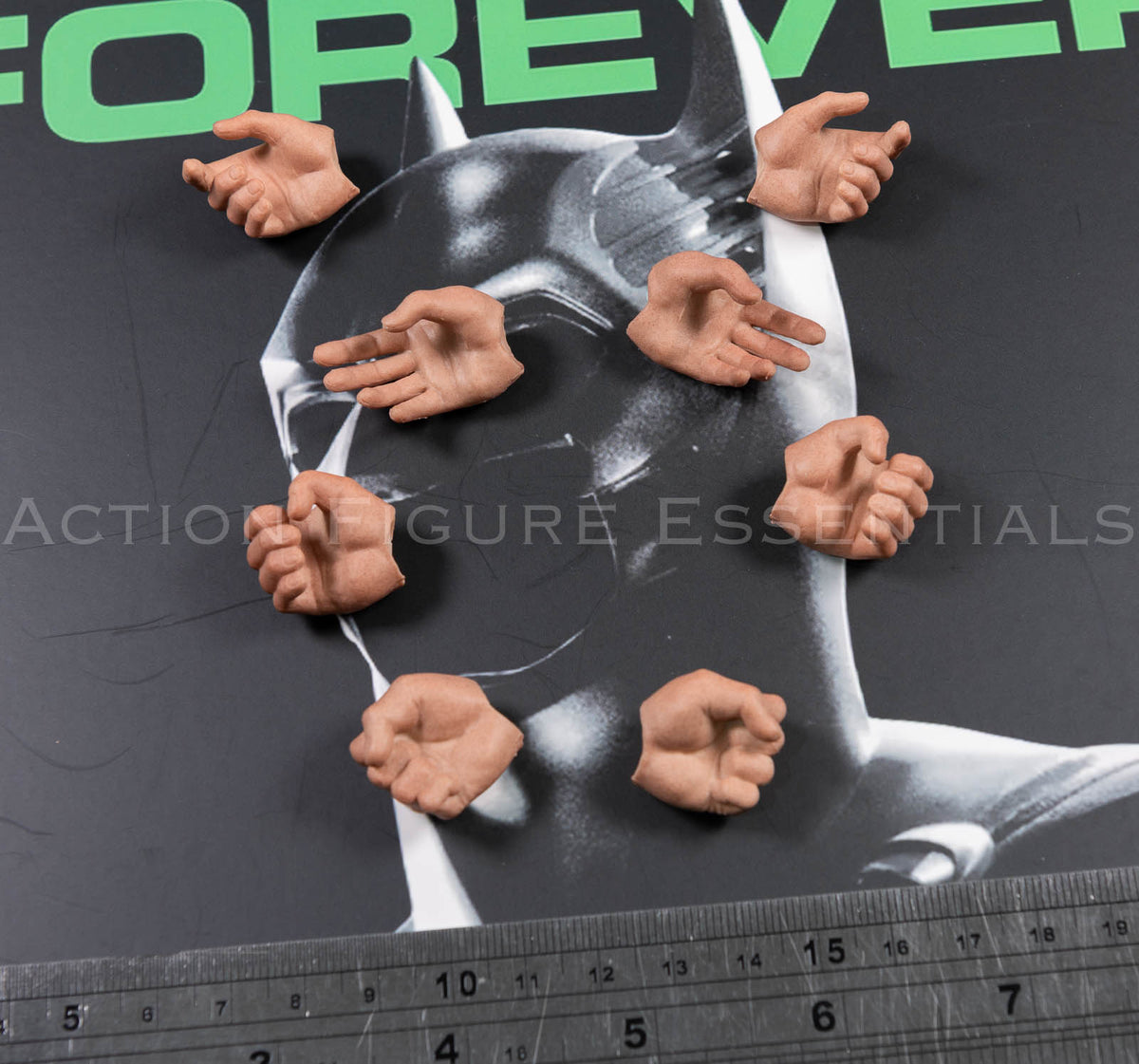Mars Toys The Heir Set of eight 1/6 scale interchangeable hands – view 53