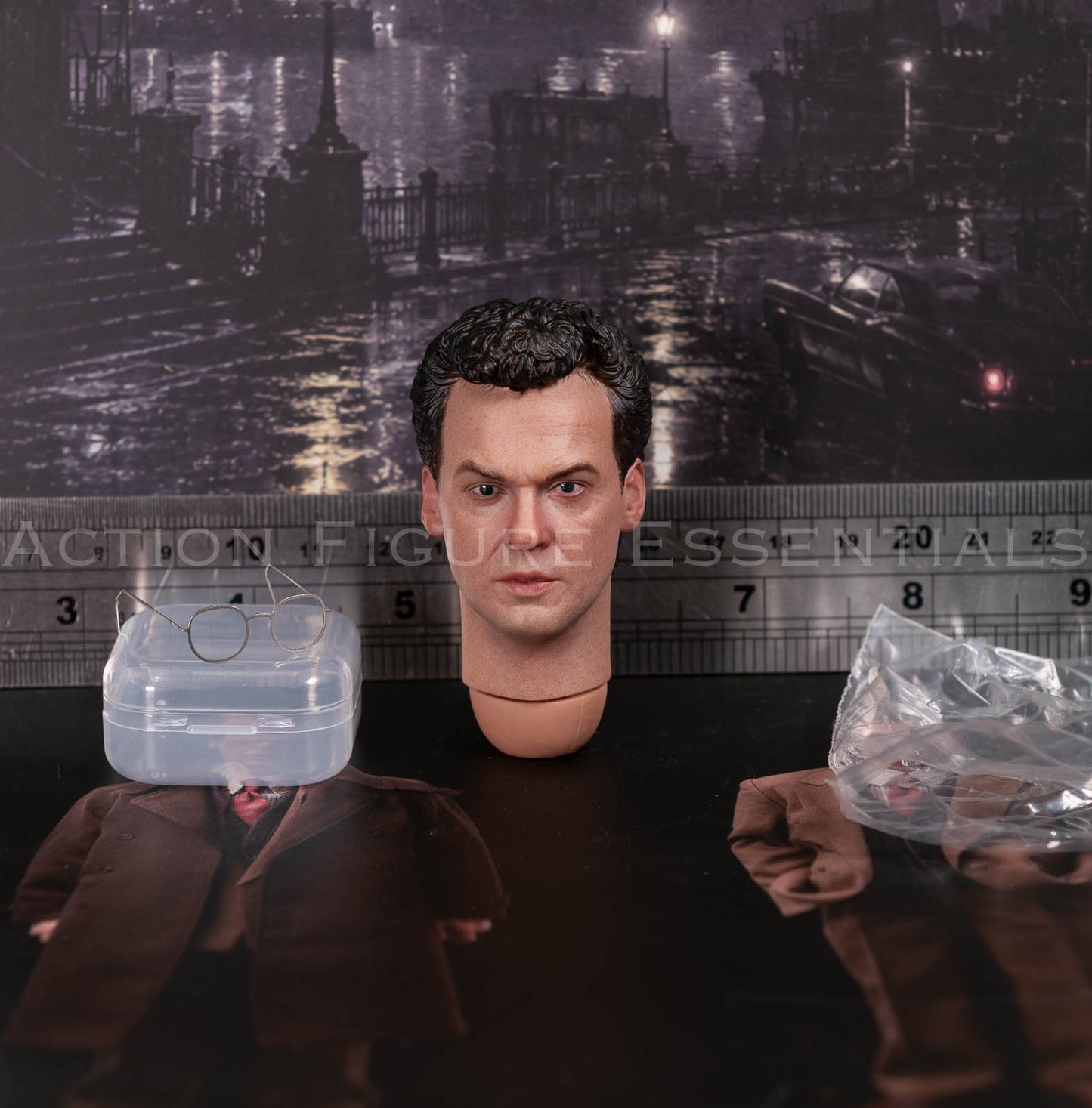 Mars Toys Mr W Batman 1989 Bruce Wayne Michael Keaton head sculpt with metal glasses 1/6 scale