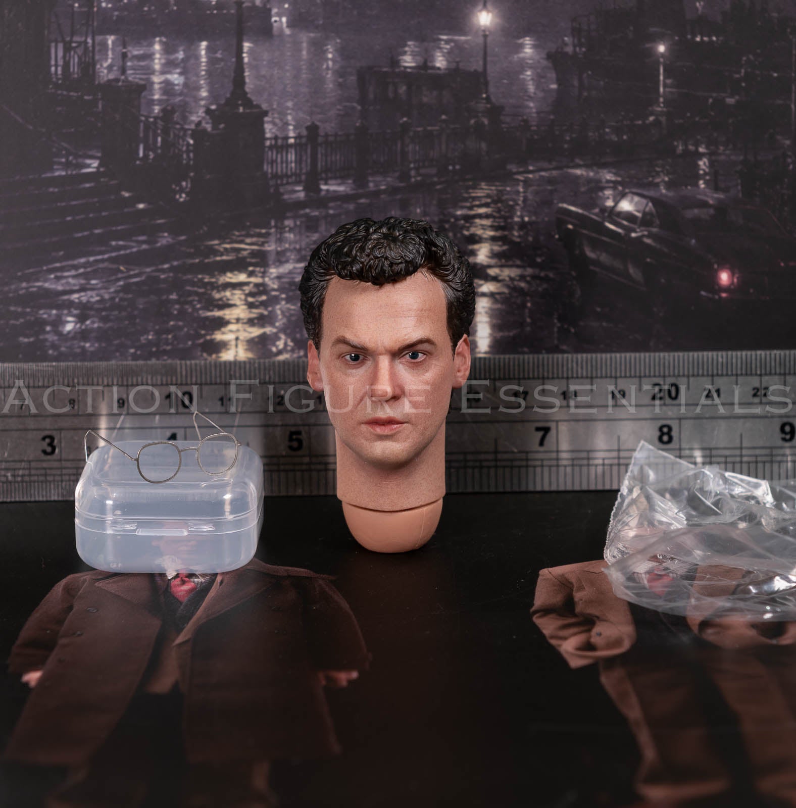 Mars Toys Mr W Batman 1989 Bruce Wayne Michael Keaton head sculpt with metal glasses 1/6 scale