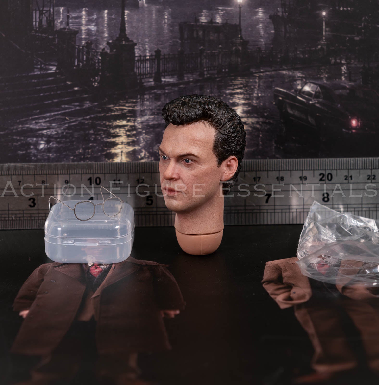 Mars Toys Mr W Batman 1989 Bruce Wayne Michael Keaton head sculpt with metal glasses 1/6 scale