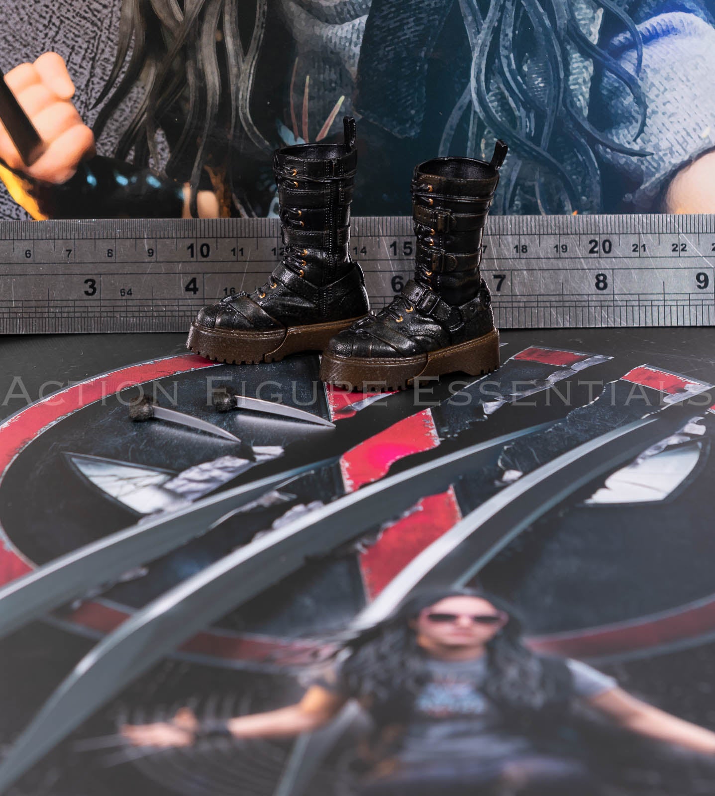 Hot Toys MMS781 X-23 Black Boots with Toe Claws 1/6 Scale