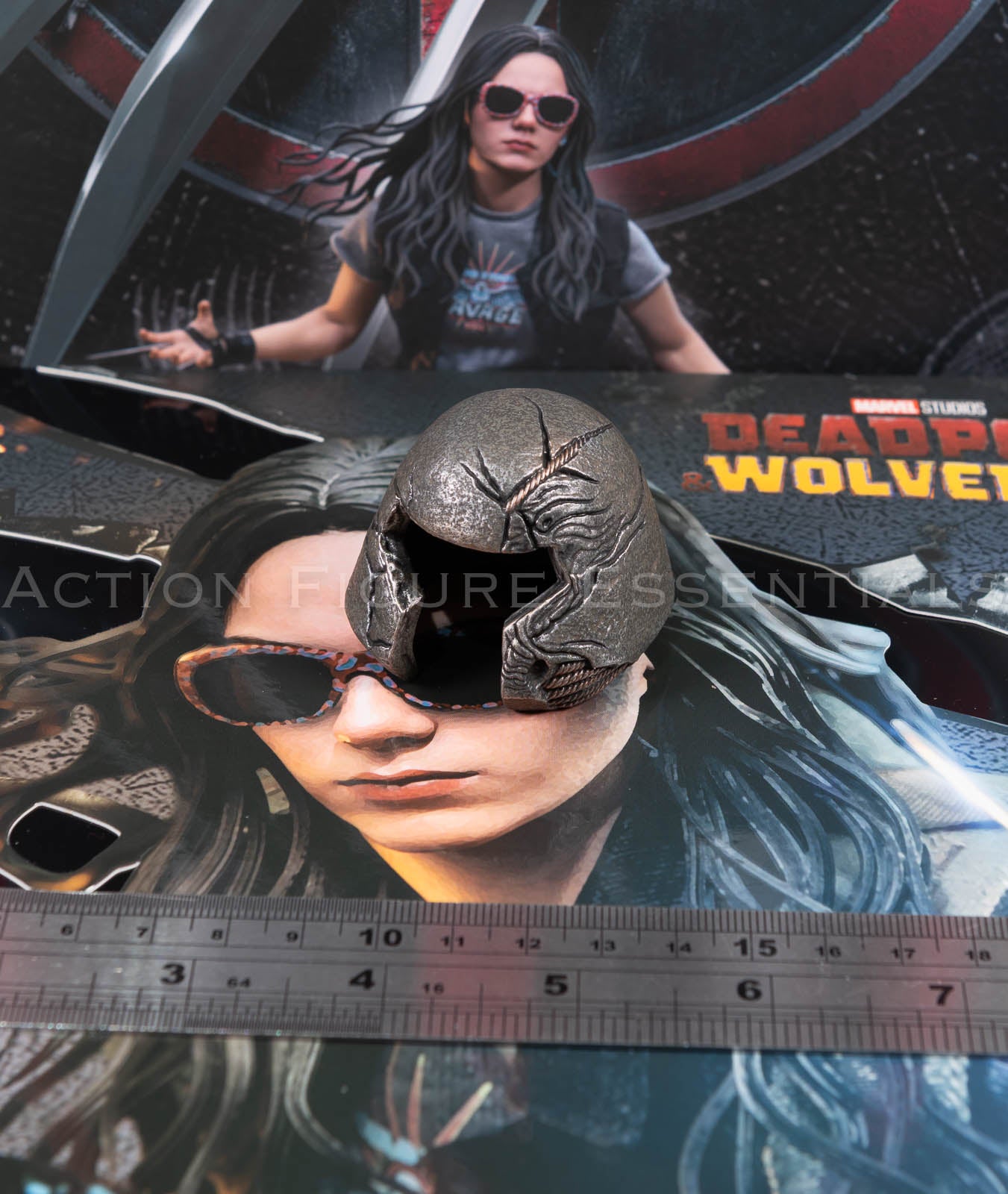 Hot Toys MMS781 X-23 Battle-Damaged Juggernaut Helmet 1/6 Scale