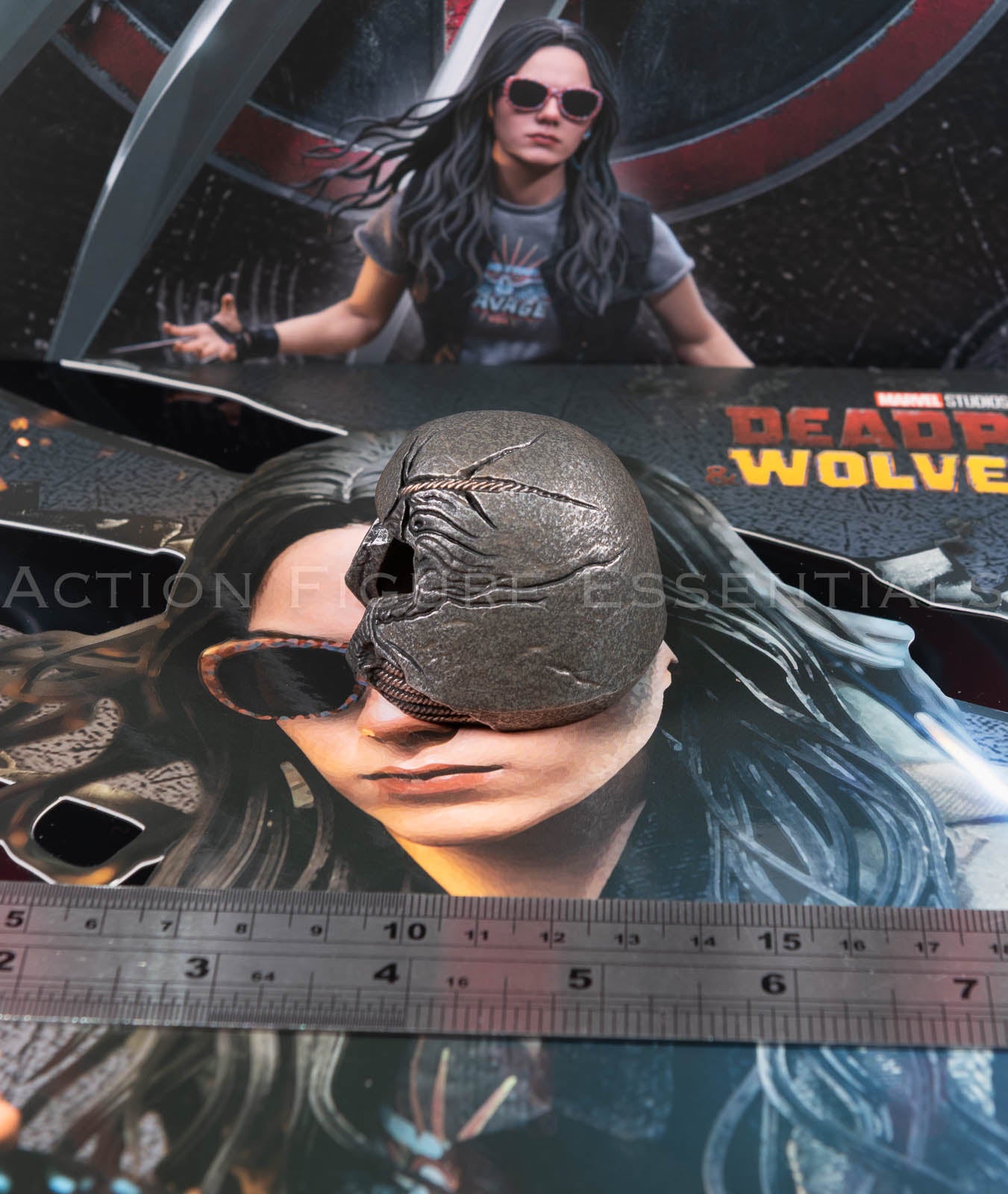 Hot Toys MMS781 X-23 Battle-Damaged Juggernaut Helmet 1/6 Scale