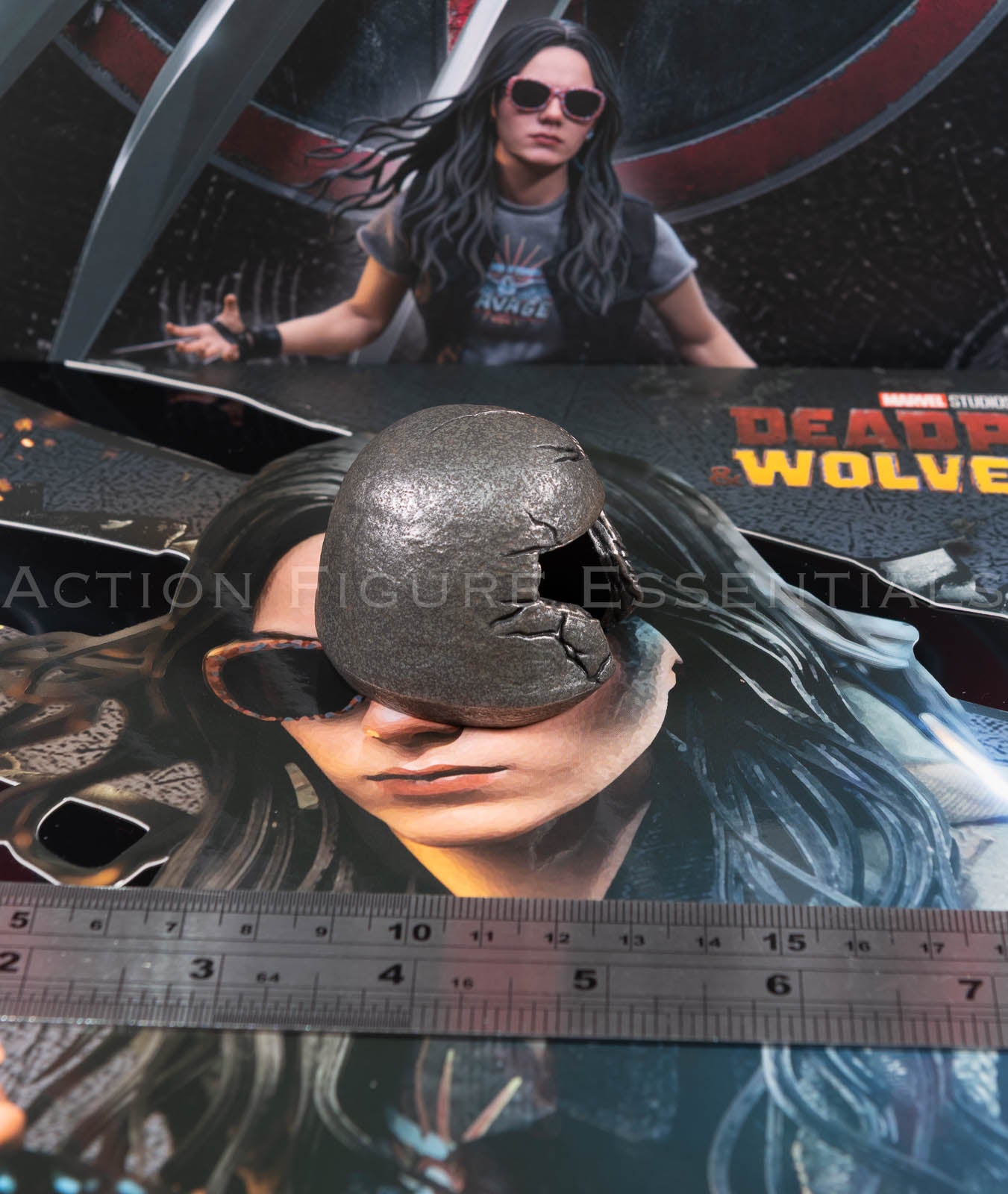 Hot Toys MMS781 X-23 Battle-Damaged Juggernaut Helmet 1/6 Scale