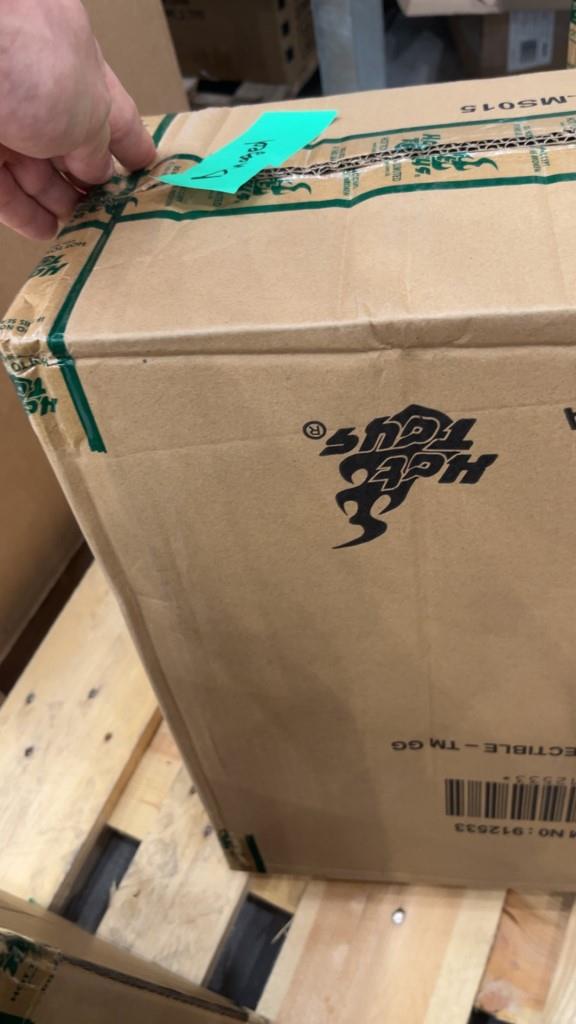 Hot Toys - Grogu Life Size with Cross-Body Bag - Star Wars - LMS015 - 1:1 Scale Life Size Action Figure - Damaged Packaging Sale