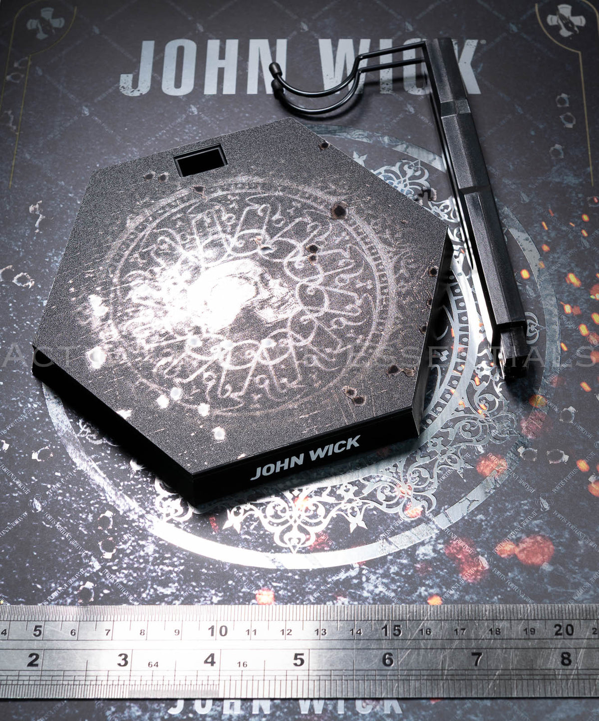 Hot Toys John Wick MMS832 Themed Display Base & Figure Stand – 1/6 Scale – photograph 30