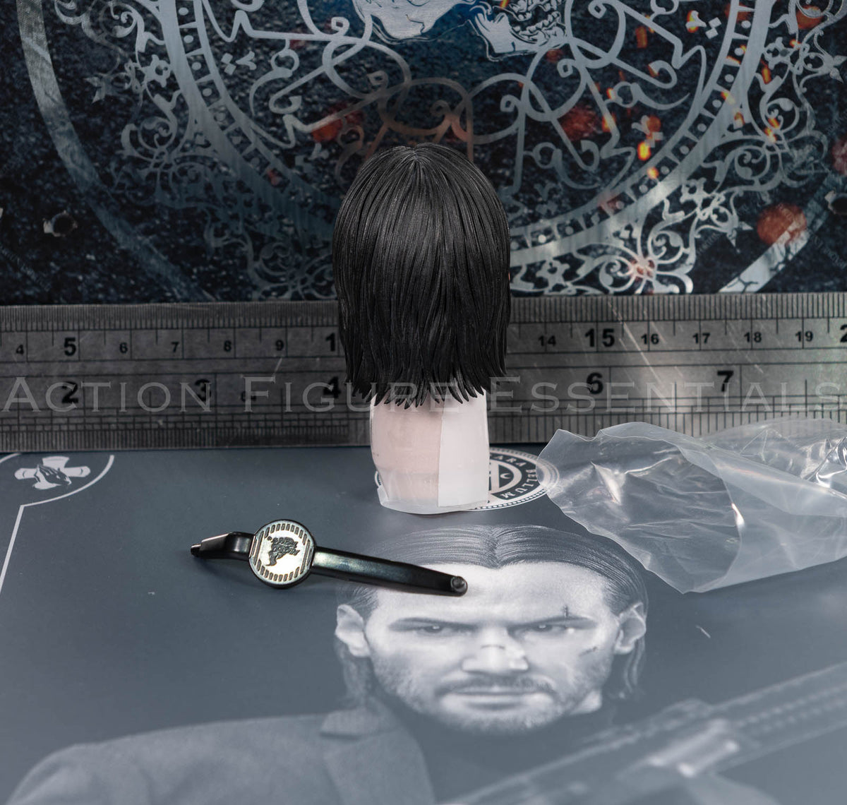 Hot Toys John Wick MMS832 Battle-Damaged Head Sculpt – 1/6 Scale – photograph 43