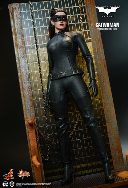 Hot Toys 1:6 -  Catwoman - The Dark Knight Rises - MMS627 - Batman