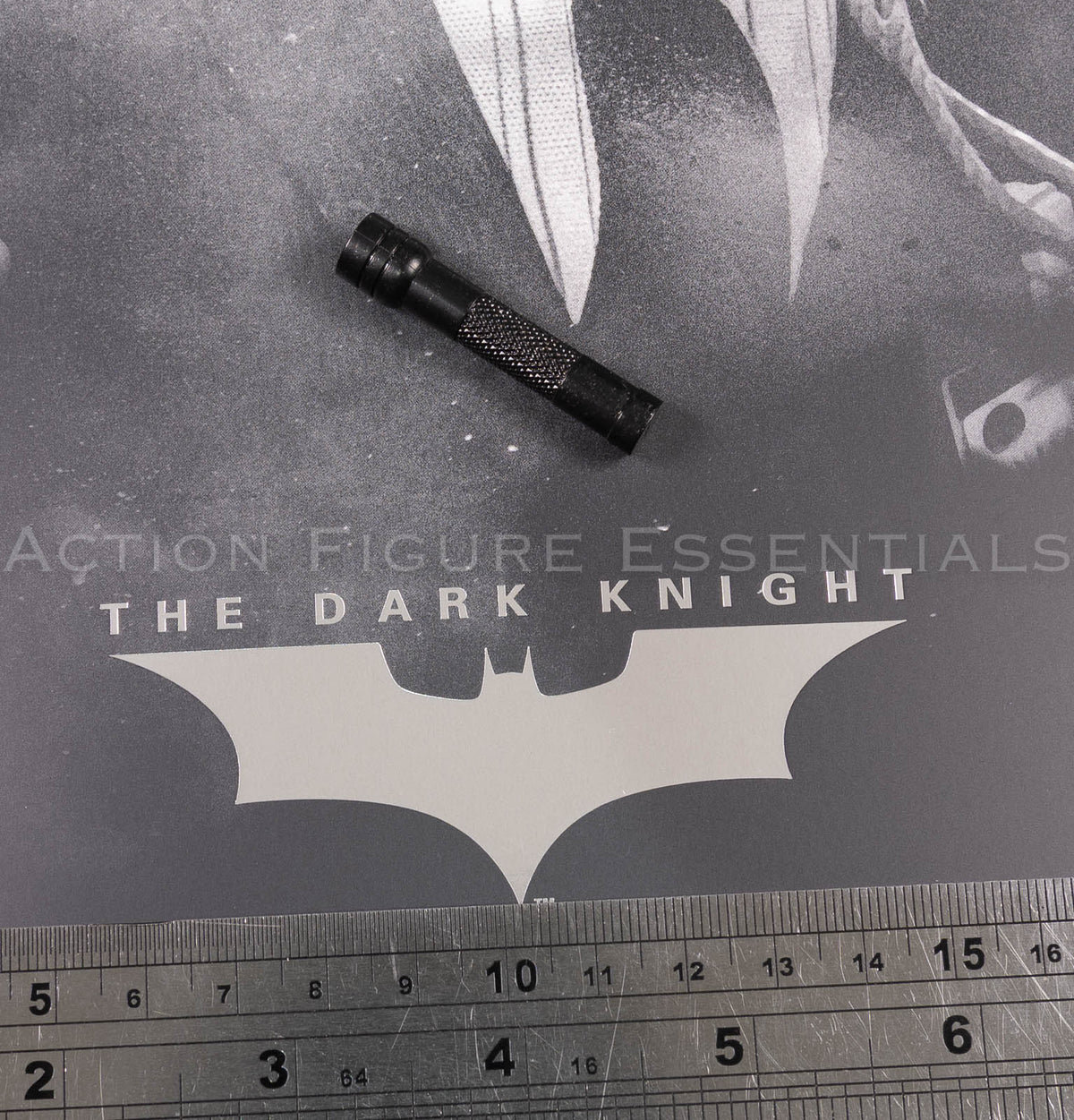 Hot Toys Scarecrow 2.0 MMS801 miniature black flashlight with textured grip for 1/6 scale action figures