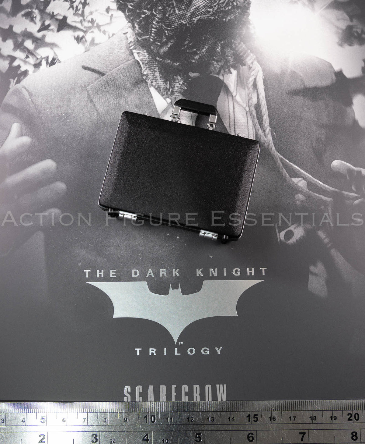 Hot Toys MMS801 Scarecrow 2.0 briefcase showing carrying handle, hinges and silver-coloured clasp detailing