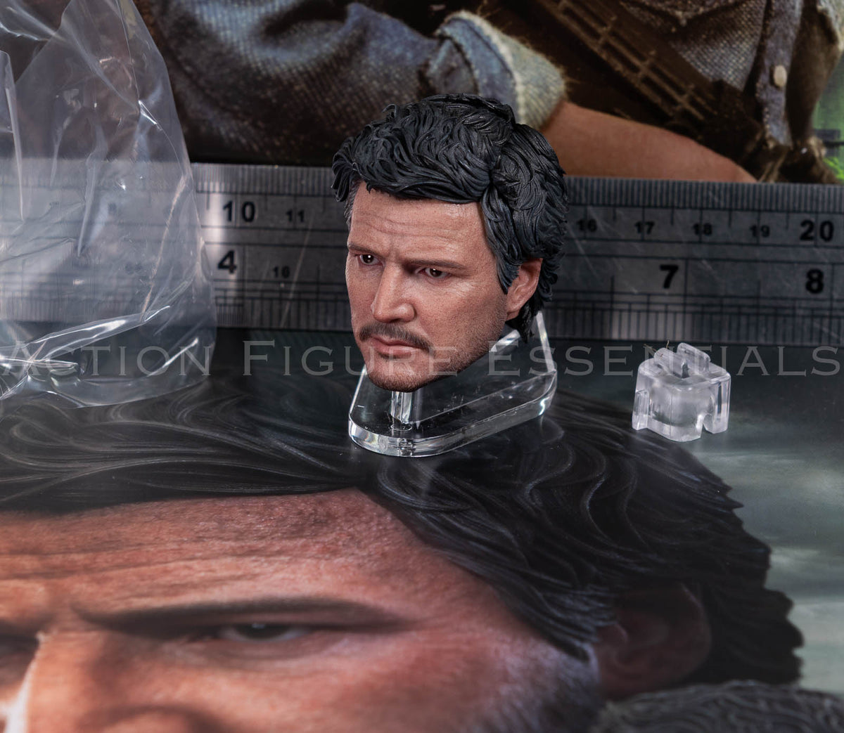 Hot Toys Joel Miller head sculpt with neck adapter & eye tool in 1/6 scale from The Last of Us