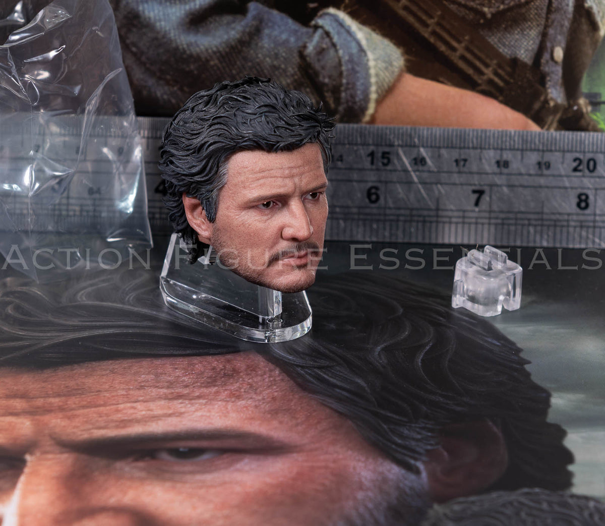 Hot Toys Joel Miller head sculpt with neck adapter & eye tool in 1/6 scale from The Last of Us