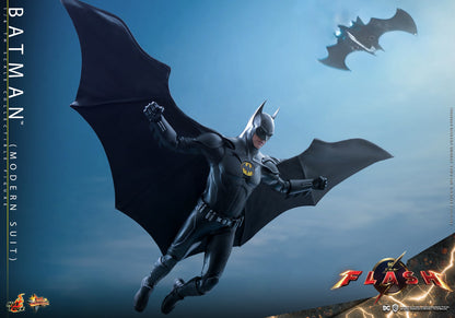 Hot Toys - Batman - Michael Keaton - Modern Suit - MMS712 - 1:6 Scale Action Figure