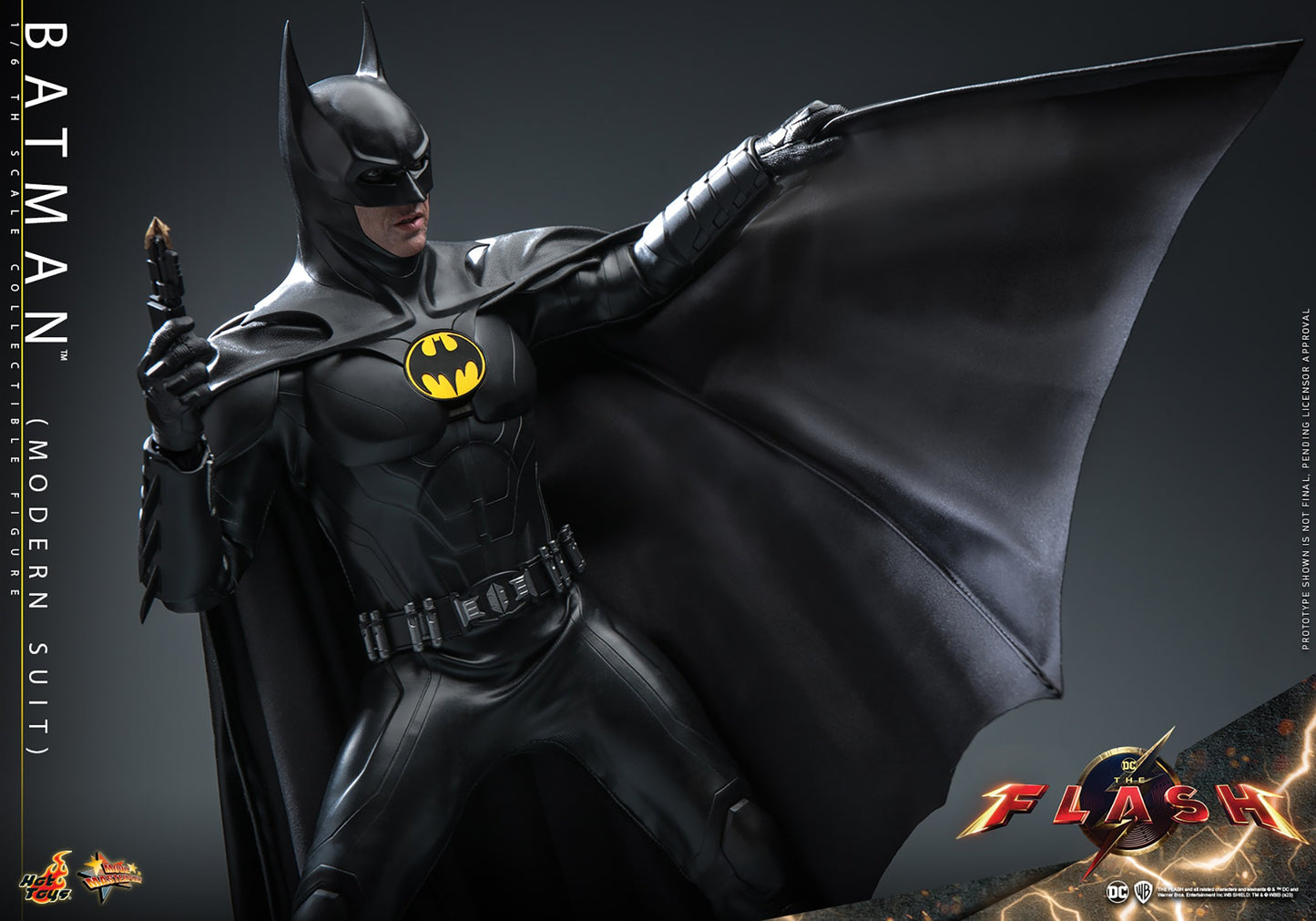 Hot Toys - Batman - Michael Keaton - Modern Suit - MMS712 - 1:6 Scale Action Figure