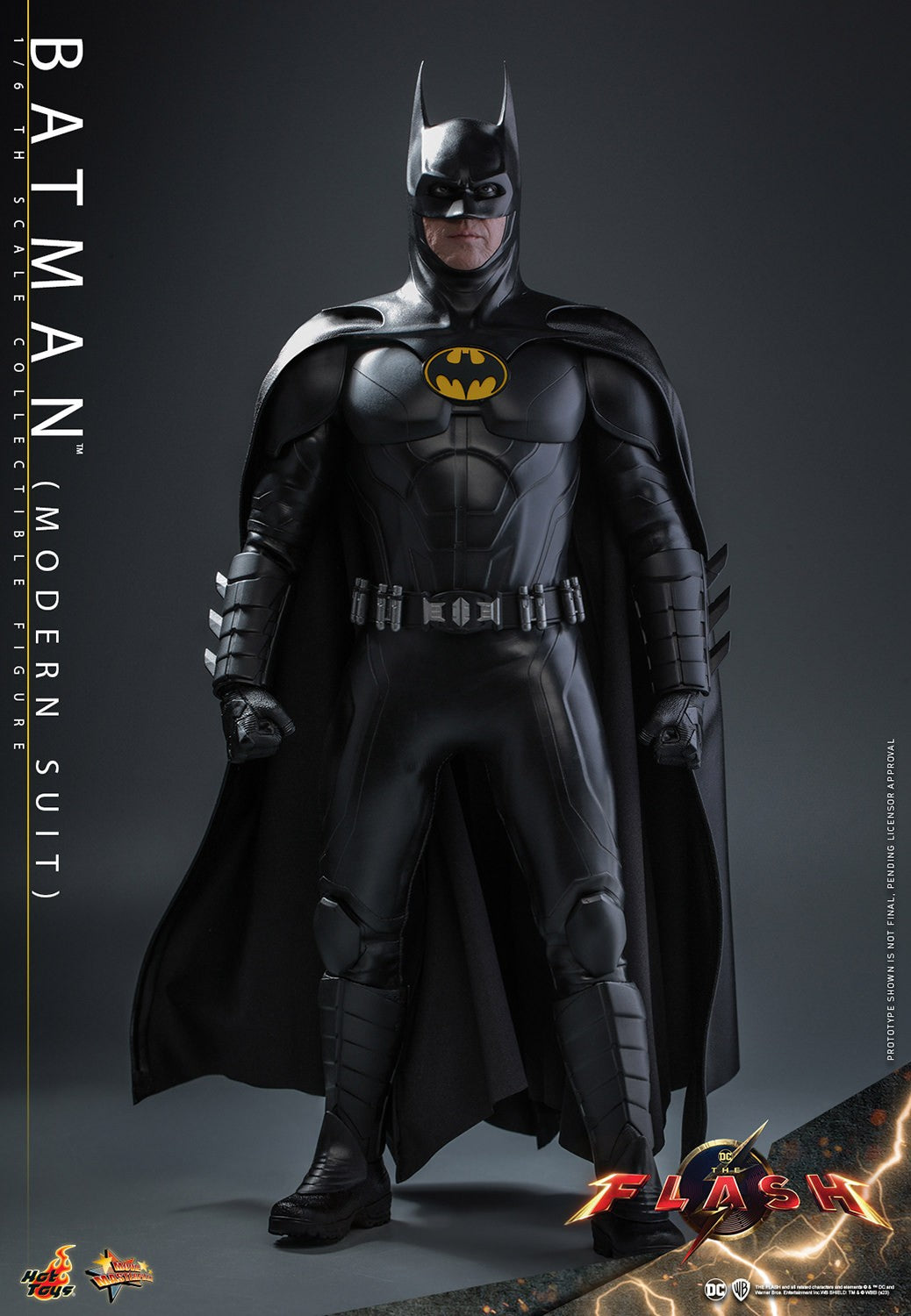 Hot Toys - Batman - Michael Keaton - Modern Suit - MMS712 - 1:6 Scale Action Figure