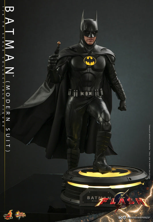 Hot Toys - Batman - Michael Keaton - Modern Suit - MMS712 - 1:6 Scale Action Figure