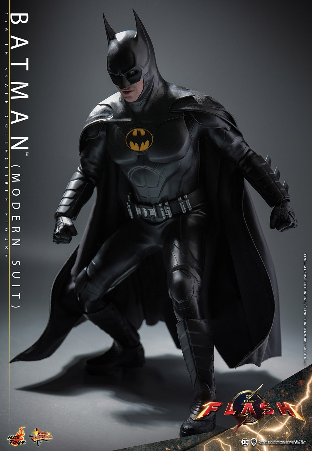 Hot Toys - Batman - Michael Keaton - Modern Suit - MMS712 - 1:6 Scale Action Figure