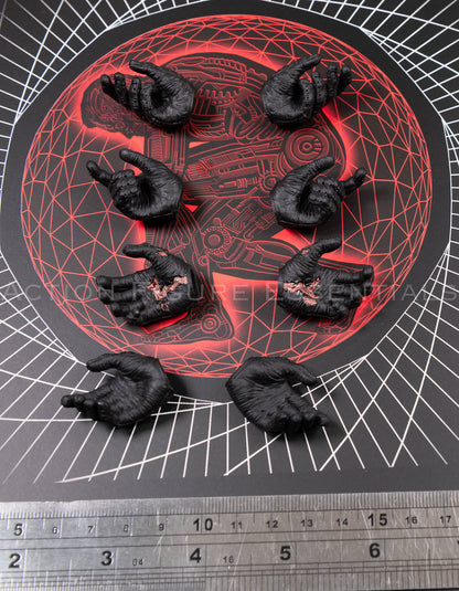 Present Toys Future Warrior T-800 gloved hands, reverse or detail view of original sixth scale part