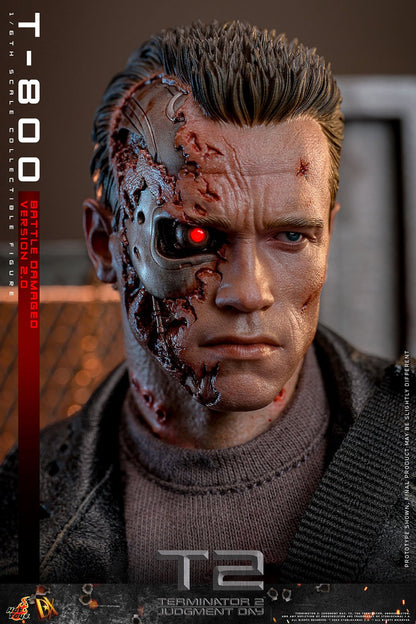 Hot Toys - T-800 Battle Damaged Version 2.0 - DX46 - 1:6 Scale - Terminator 2 - Action Figure