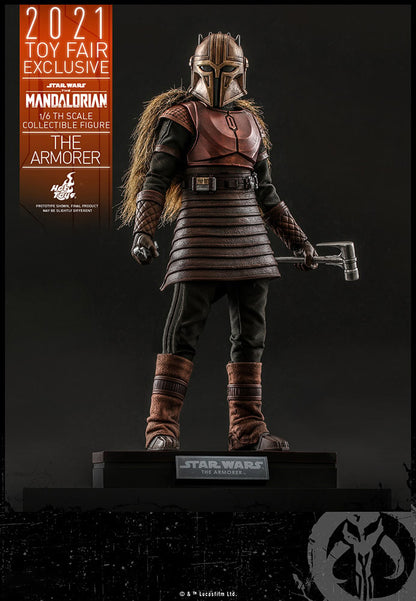 Hot Toys Star Wars - The Armorer - Mandalorian - 1:6 Scale Toy Fair Exclusive Set - TMS044 2