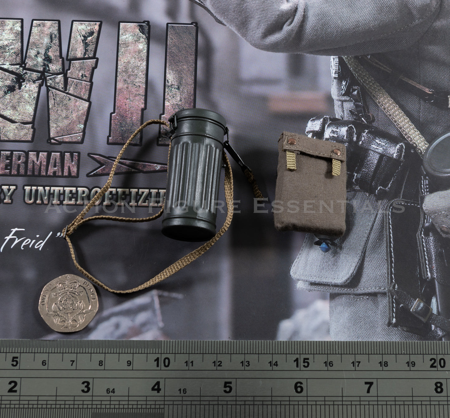 DID WWII German Gas Mask Canister & Bag 1/6 WH Infantry Unteroffizier – Freid