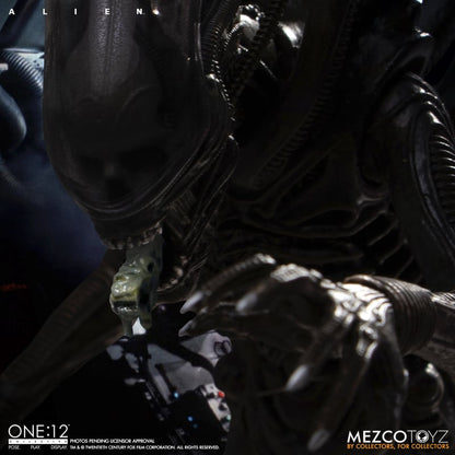 Alien - ONE:12 COLLECTIVE - Action Figure - Mezco