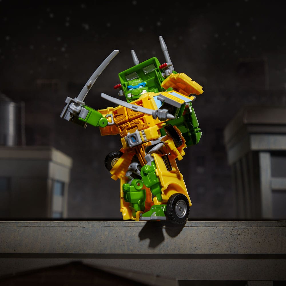 Transformers x Teenage Mutant Ninja Turtles Action Figure Party Wallop - Retro